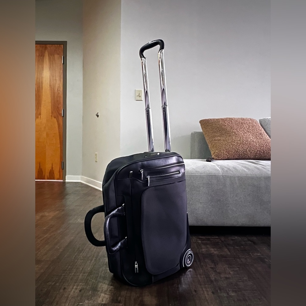 Tumi Weekend Roller Bag Gem